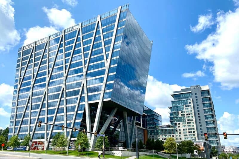 Modern commercial office building in downtown Los Angeles
